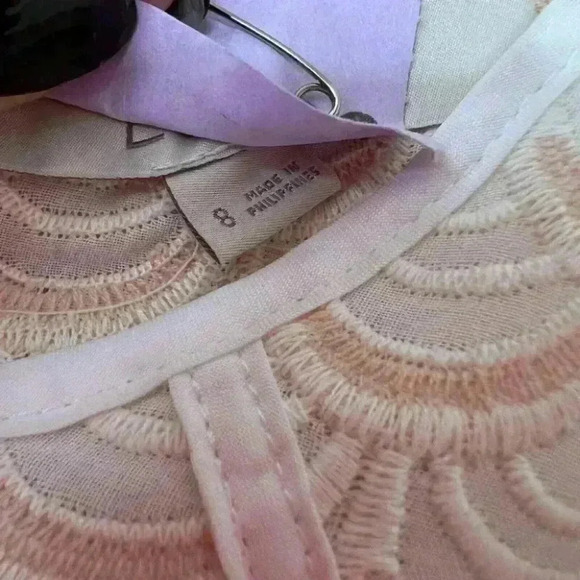 Loft Size 8 White Sleeveless Dress With Sheer Scallop Embroidered Top Light Pink - Picture 5 of 6